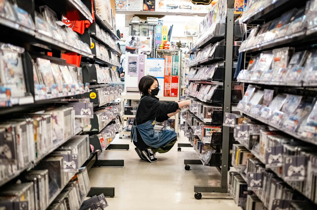 electronics store customer